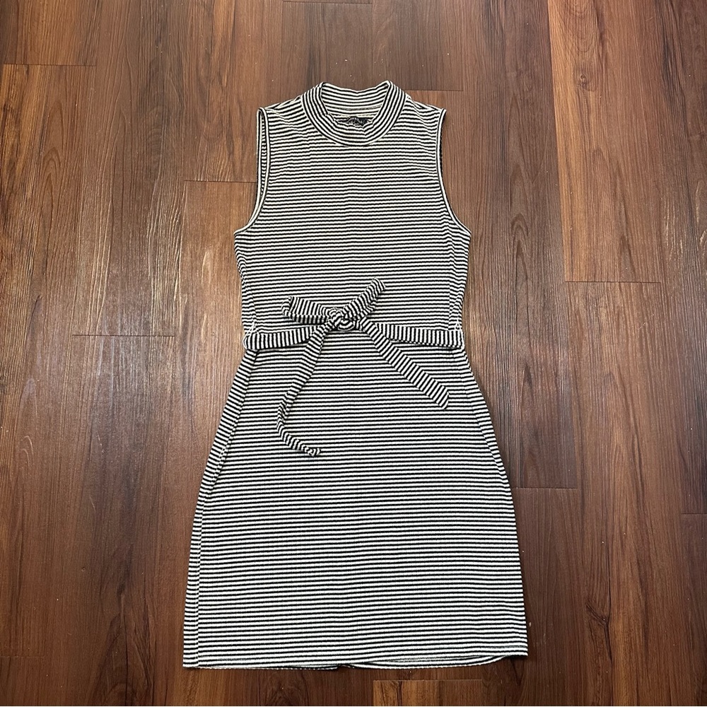 Abercrombie Sleeveless Ribbed Mockneck Dress - Black & White Stripe Size M